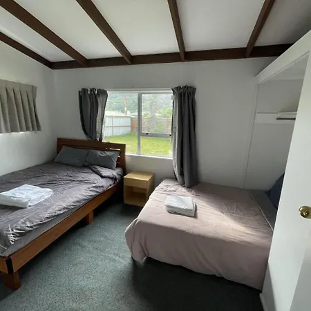 3 Bedroom Serviced House A, 9 Steeles Lane